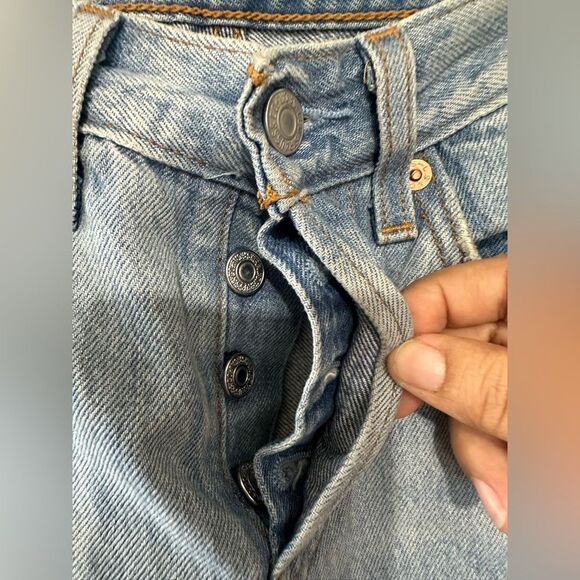 Levis Premium Wedgie Ankle Icon Blue Hi Rise Raw Hem Distressed Size 24 - Picture 7 of 15